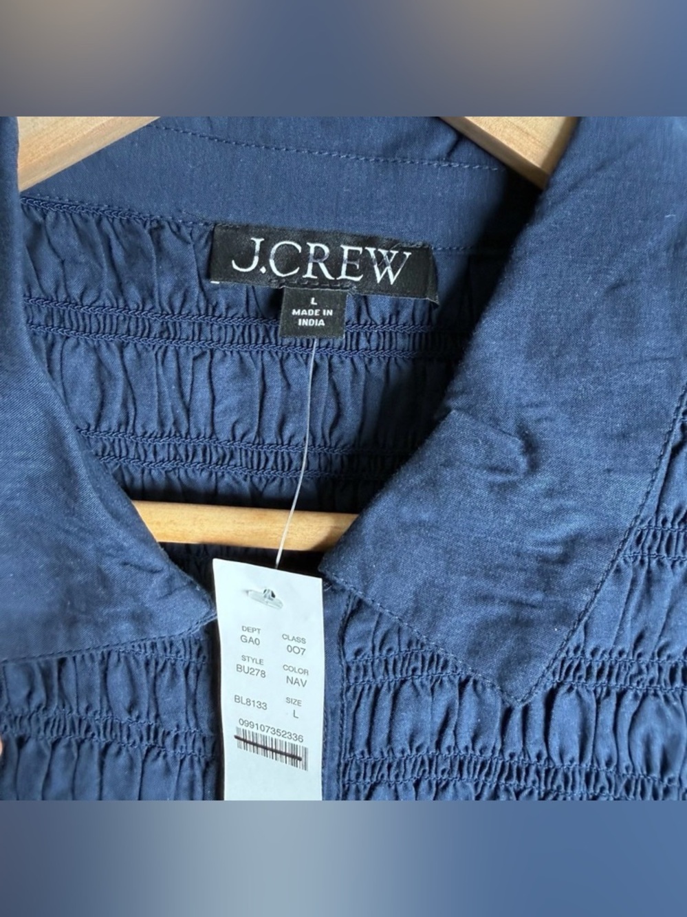 J.CREW Navy Smocked button-up shirt in cotton-blend voile Size L New - Picture 4 of 7